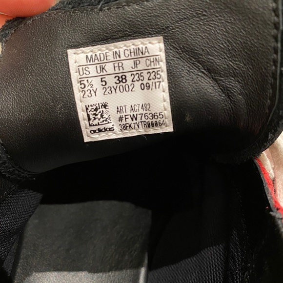 Comfy Pair of Y3 Sneakers - Picture 4 of 6